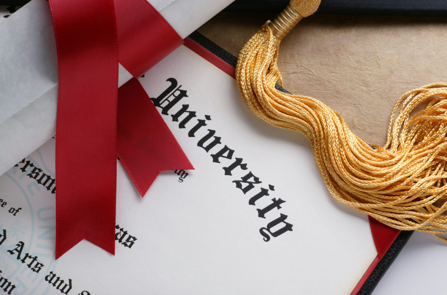 Buy a College Degree Online to Boost Your Confidence